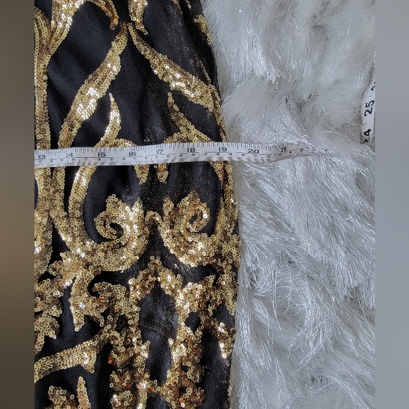 Black & Gold off the Shoulder Embellished/Mermaid Formal Gown - Picture 9 of 9